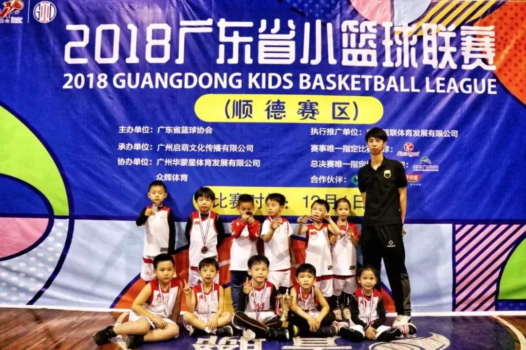 青少年篮球运动员体能训练特征包括_1